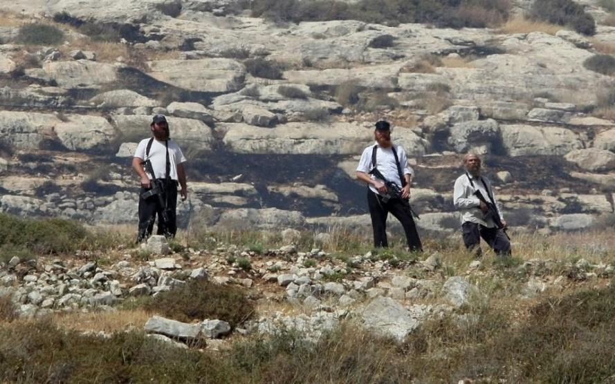 مستوطنون يختطفون مواطنا في نابلس