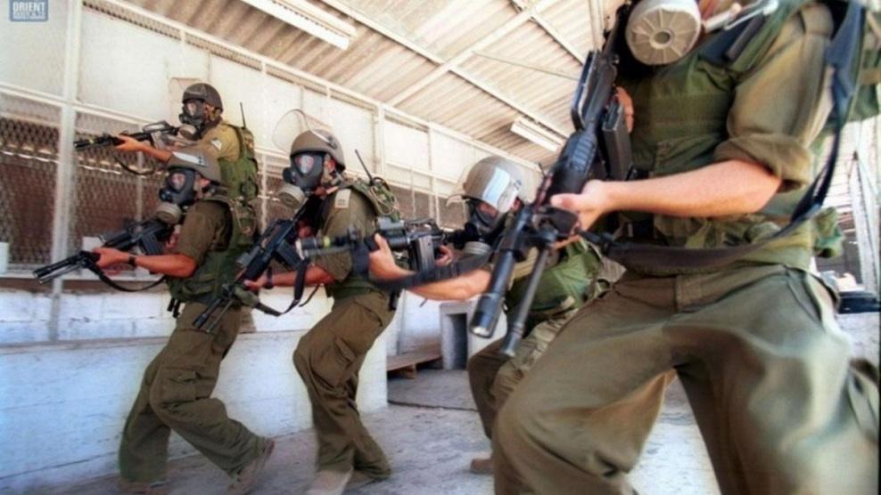 استنفار في سجن النقب واسير يضرم النار في نفسه