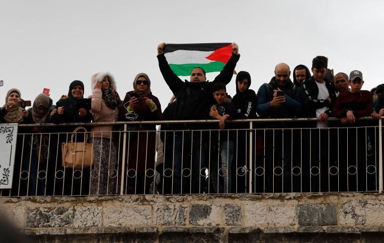 فتح وحماس تحذران الاحتلال بشأن الأقصى