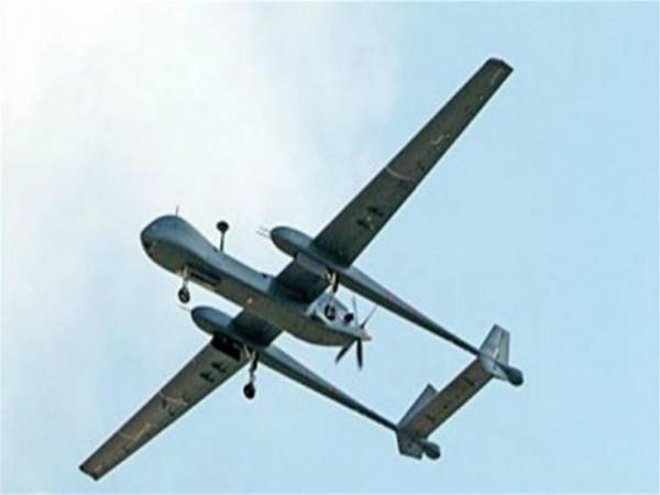 إصابة 4 سعوديين جراء تساقط شظايا طائرة حوثية أُسقطت في أبها 