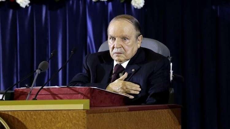 بوتفليقة يعلن عدم ترشحه لولاية خامسة ويؤجل الانتخابات