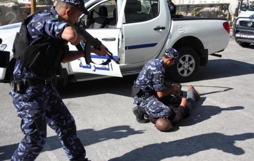 الامن في بيت لحم يحاول السيطرة على شبان غاضبون على خلفية مقتل امراة