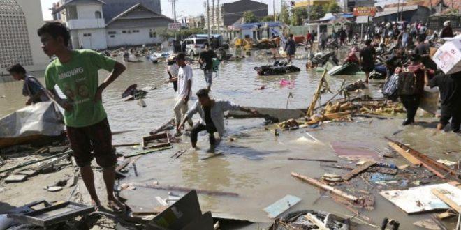 42 غريقا وعشرات الاصابات جراء فيضانات باندونيسيا