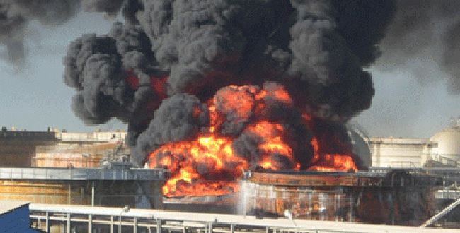 مصرع 10 عمال بانفجار مصنع في السويس بمصر