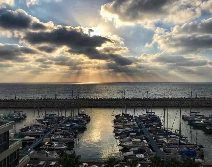 الطقس: أجواء غائمة وانخفاض طفيف على درجات الحرارة
