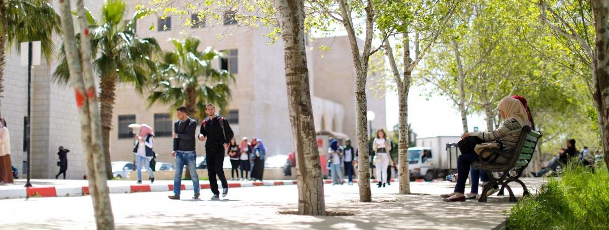 مستعربون يقتحمون جامعة بيرزيت ويختطفون 3 طلبة