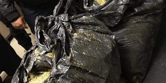 شرطة ضواحي القدس تكشف مخزنا للمخدرات وتضبط بداخله 15 كغم في بلدة الرام