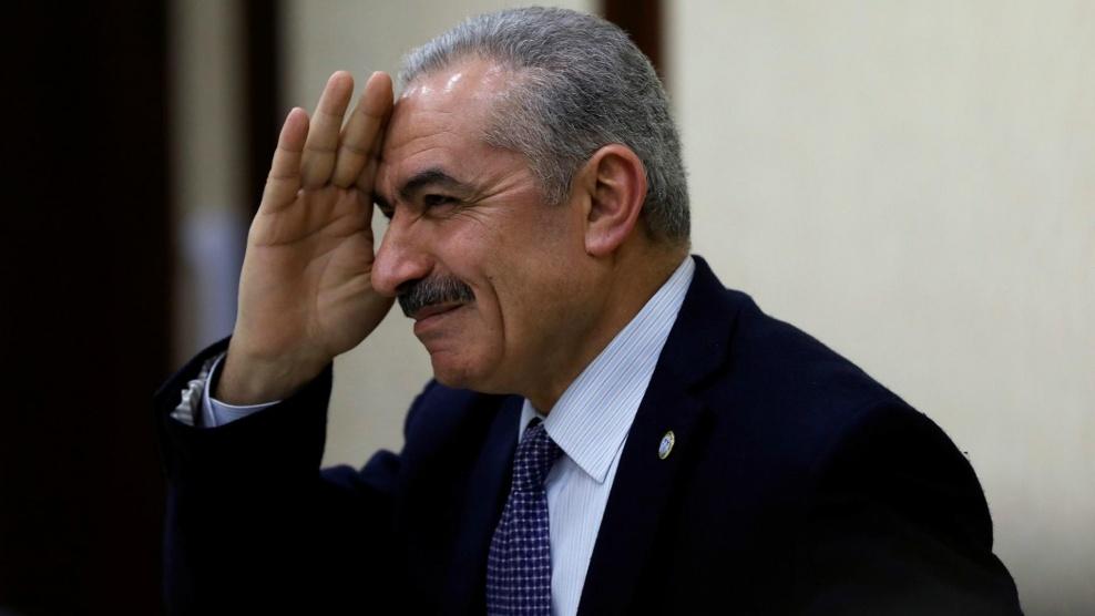 اشتية: من لا يكتب معنا بالأزرق لن يصحح لنا بالأحمر