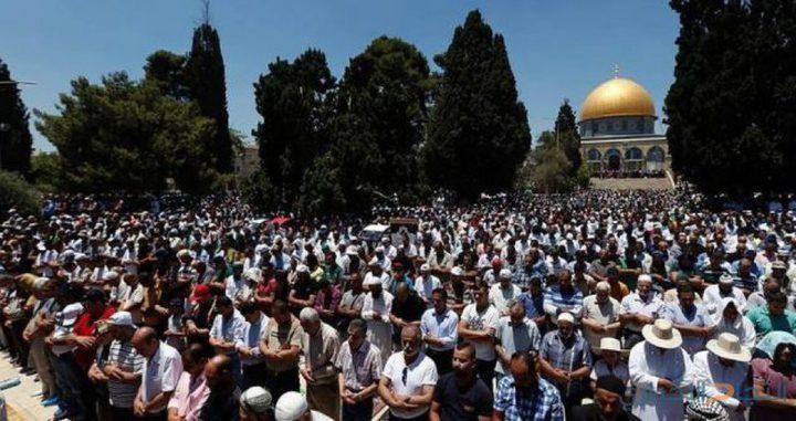 40 الف مصل يؤدون صلاة الجمعة بالاقصى