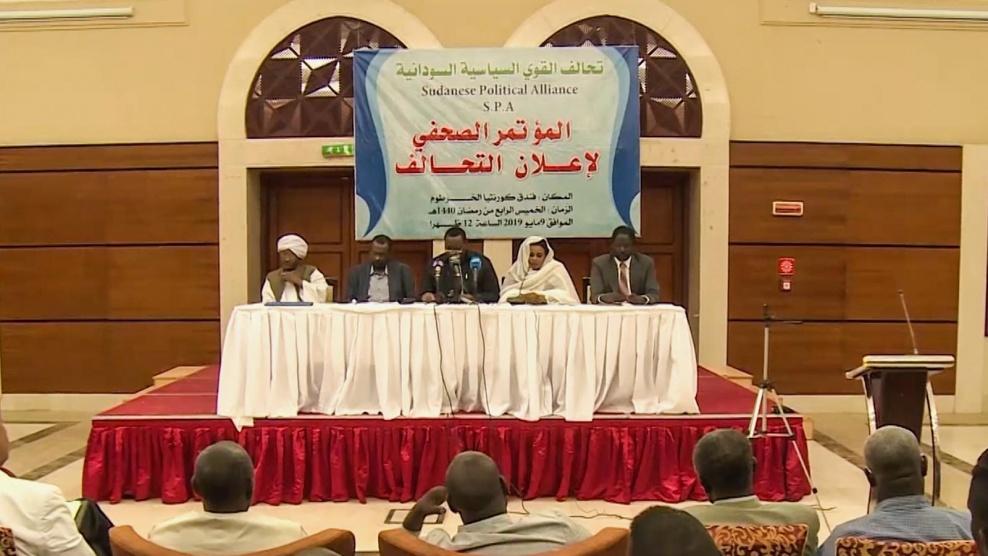 تحديد 3 نقاط خلافية بين العسكر والمدنيين بالسودان