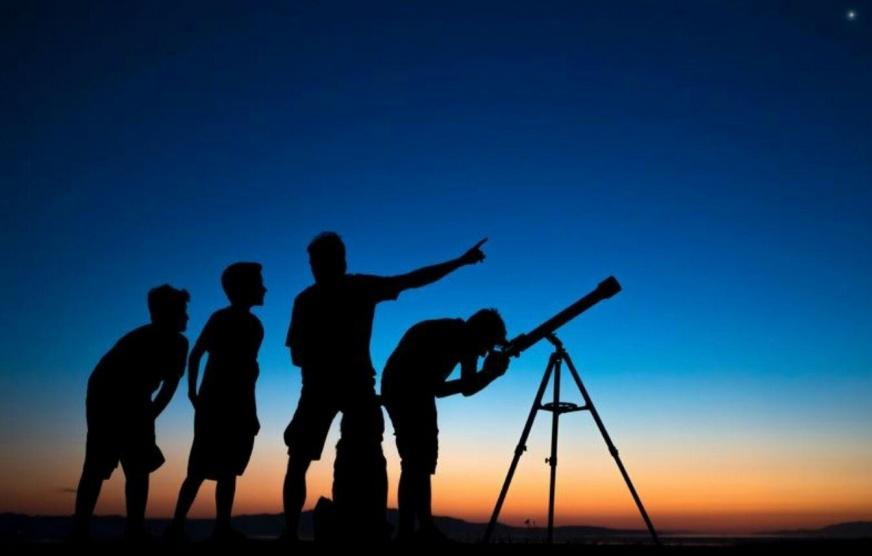 الأربعاء أول أيام عيد الفطر