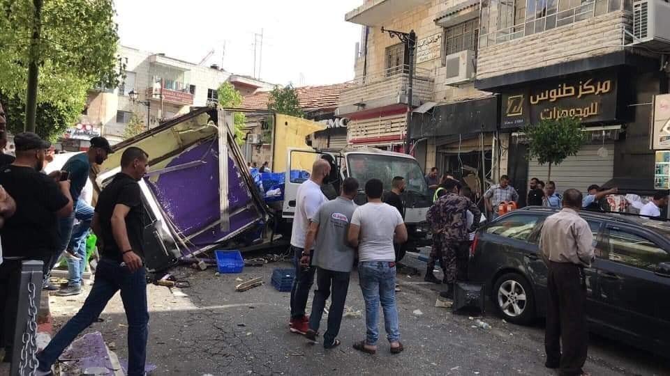 3 اصابات اثر انفجار مطعم برام الله