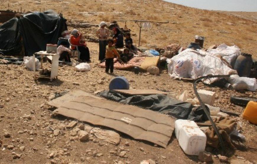 الاحتلال يشرع بعمليات هدم في الأغوار