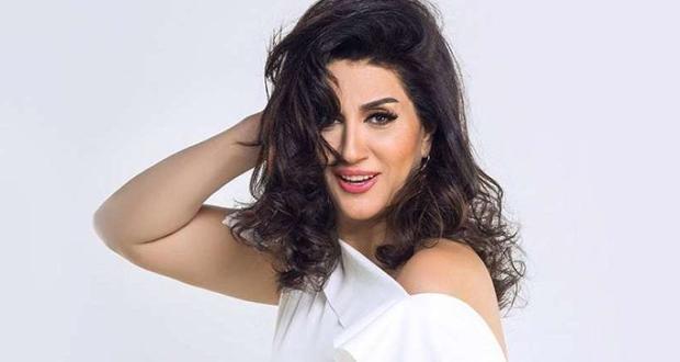 وفاء عامر تبكي بسبب ابنها.. والجمهور يتهمها بالفبركة