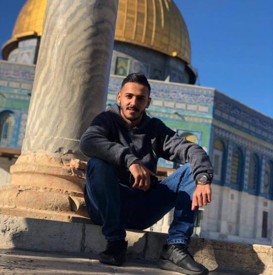 عائلة الشهيد عبيد تطالب بتشريح جثمان نجلها
