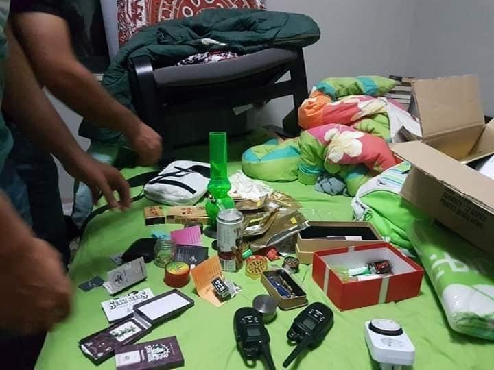 المخابرات العامة تضبط معملا لزراعة المخدرات داخل منزل برام الله.
