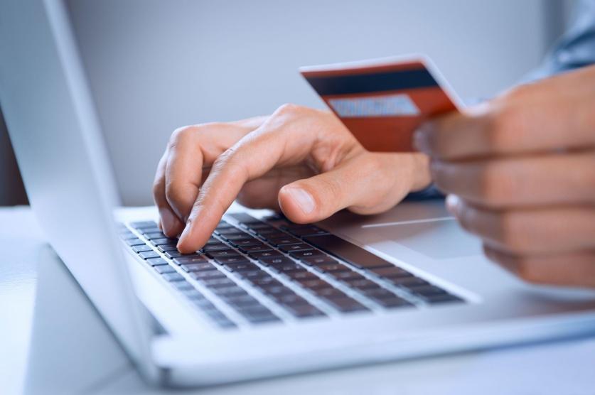 السعودية تقر نظاما جديدا للتجارة الإلكترونية
