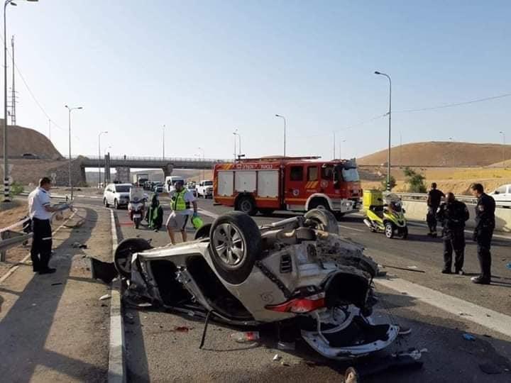 مصرع مستوطنين واصابة اخر بحادث سير مروع على طريق اريحا و