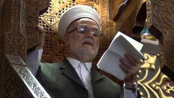 الاحتلال يقتحم منزل الشيخ صبري ويستدعيه للتحقيق