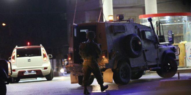 تعرض سيارة مستوطنين لأضرار بعد إلقاء حجارة عليها قرب بيت فجار جنوب بيت لحم