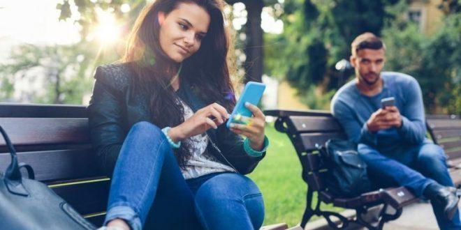 فيسبوك تطرق باب العزاب.. “خدمة تعارف جديدة”