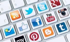 وزير الاتصالات يبحث تخفيض أسعار خدمات الاتصالات والانترنت
