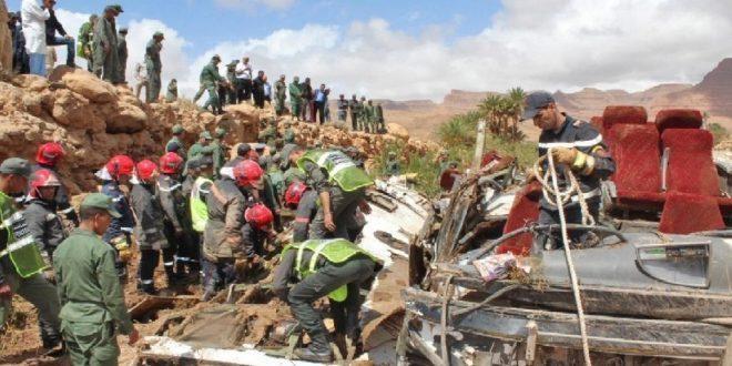 مصرع 11 شخصا وإصابة آخرين بانقلاب حافلة في المغرب