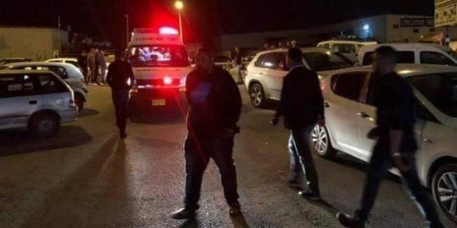 3 إصابات إحداها خطيرة بإطلاق نار وطعن بمدينتي الطيرة وأم الفحم