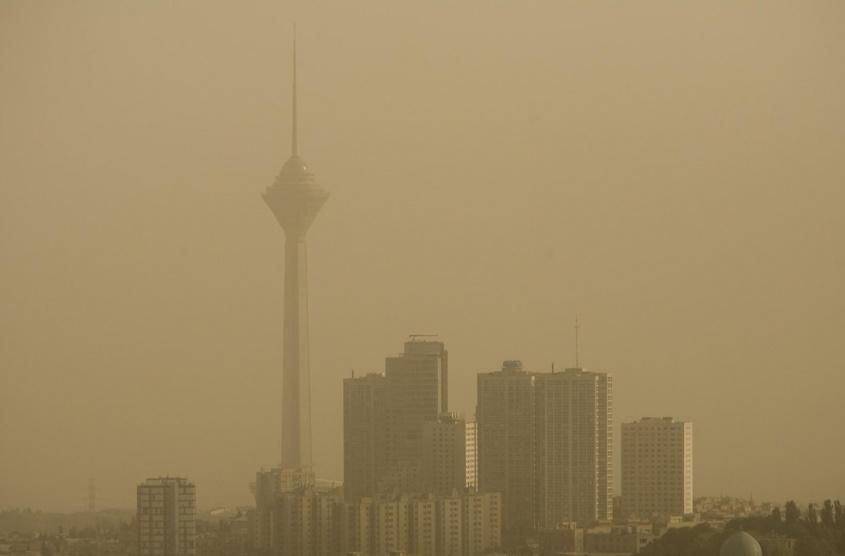 تعليق الدراسة في طهران بعد بلوغ تلوث الهواء مستويات خطيرة
