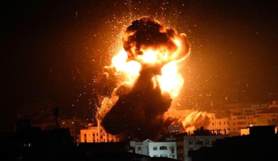 الاحتلال يقصف موقعاً شمال قطاع غزة