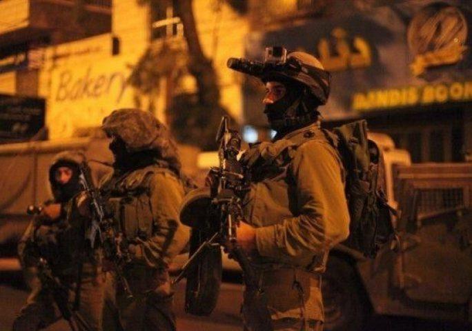 اعتقال 7 مواطنين من الضفة