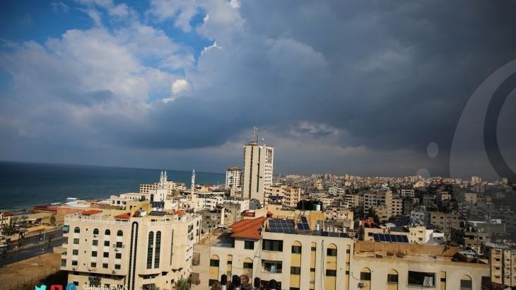 أجواء غائمة وباردة وفرصة ضعيفة لسقوط أمطار