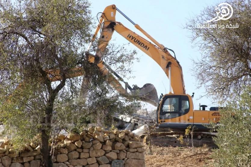 الاحتلال يهدم منزلا في بلدة الخضر جنوب بيت لحم
