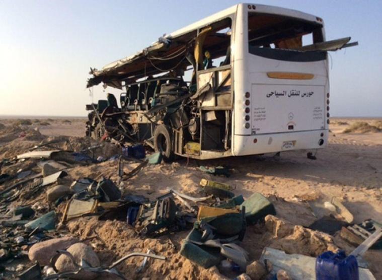 مصرع ستة أشخاص بينهم أجانب إثر حادث تصادم في مصر