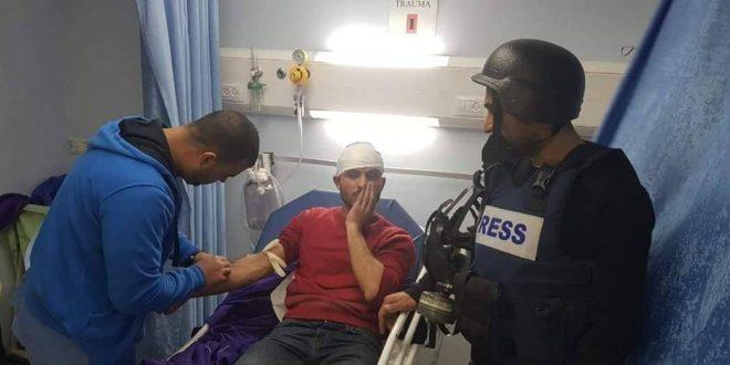 اصابة الزميل  شلالدة برصاص مطاط بالراس في مواجهات الخليل