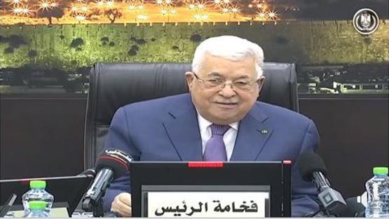 الرئيس عباس يهدد بوقف التنسيق الأمني اذا استمرت صفقة القرن