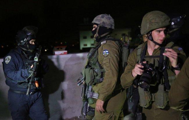 اعتقالات بالضفة والقدس