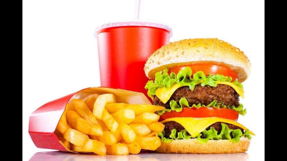 4 أطعمة لا تأكلها قبل النوم