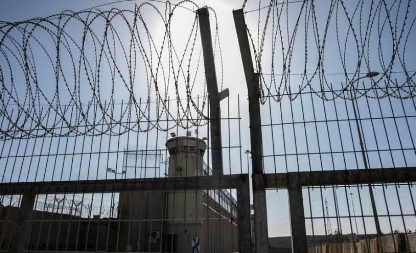 نادي الأسير يدعو المنظمات الدولية للضغط على الاحتلال لاتخاذ التدابير الوقائية داخل السجون