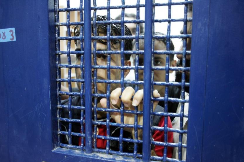 الاحتلال يقرر وقف زيارات الأسرى الفلسطينيين بحجة
