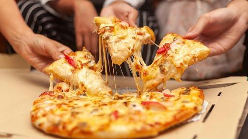 مطعم بيتزا يحقق مبيعات غير مسبوقة