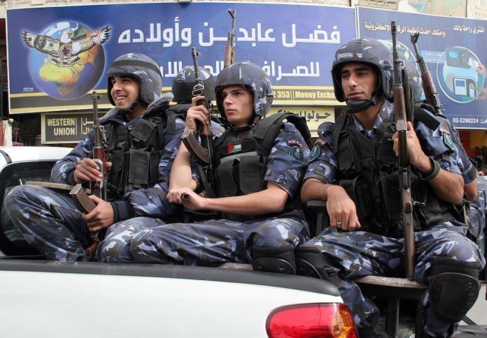 نابلس: القبض على 4 مشتبه بهم بالاعتداء على شاب