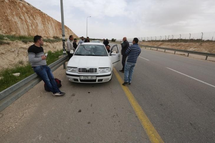 مخابرات الخليل تحذر متعهدي عمال الداخل من ابتزاز العمال