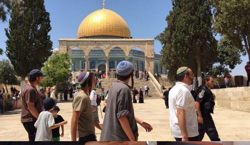 مدير وخطيب الأقصى يحذران من اقتحامه من قبل المستوطنين