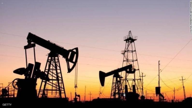 النفط يعود للارتفاع بعد خسائر