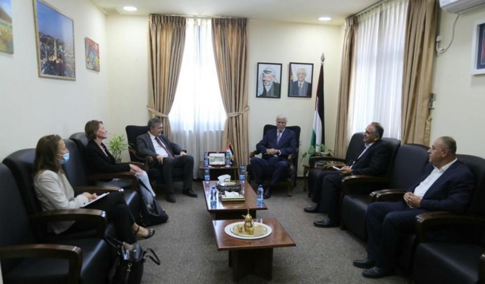 وزير التربية ومفوض