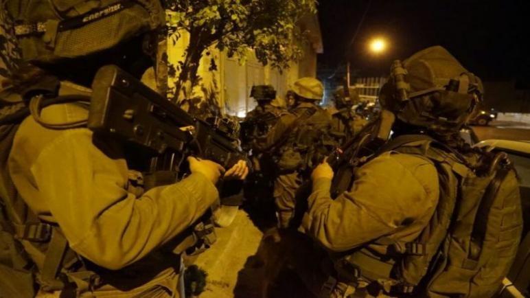 اعتقالات واعتداءات في بلدة الطور