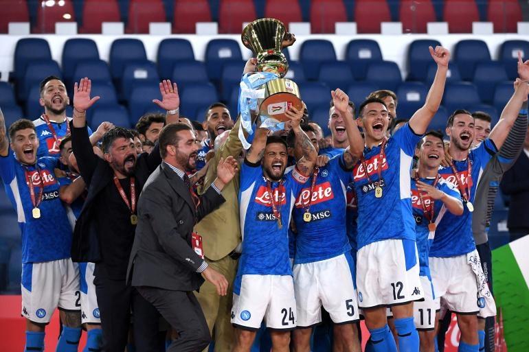 نابولي يقهر يوفنتوس ويتوج بكأس إيطاليا