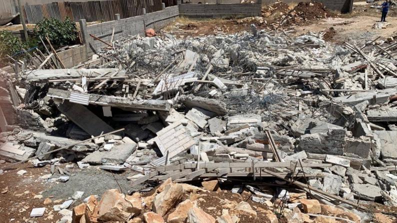 القدس: الاحتلال يهدم مبنيين قيد الإنشاء في بلدة عناتا