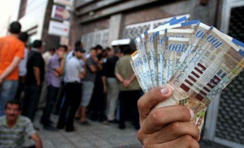 المالية تعلن عن نسبة وآلية صرف الرواتب غدًا